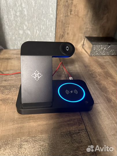 Беспроводная зарядка 3 в 1