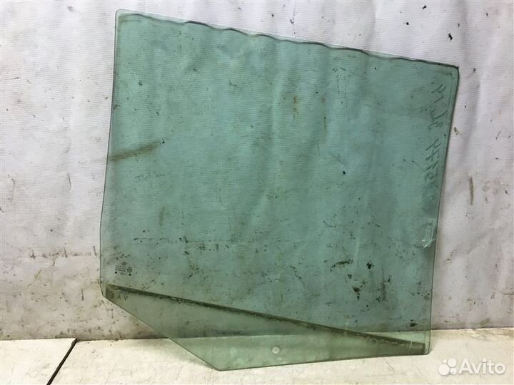 Стекло двери задней левой Volkswagen Golf Iv/Bora