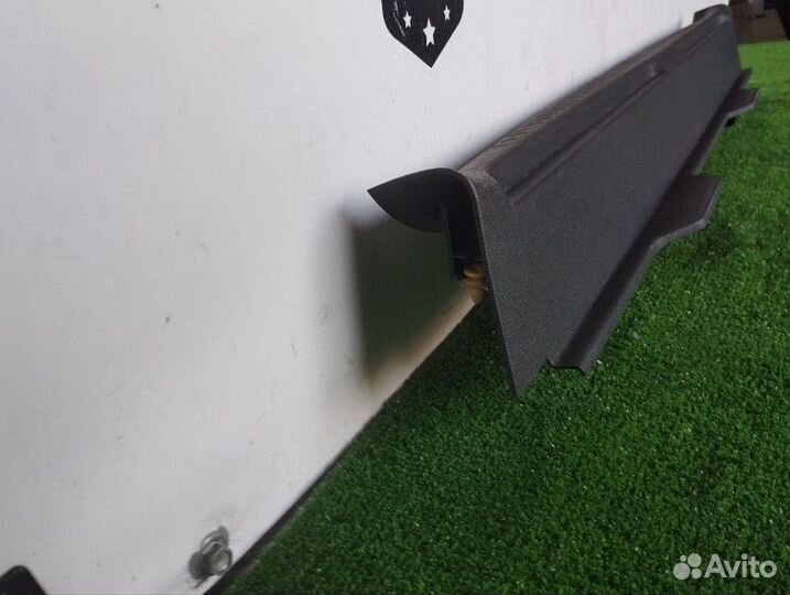 Обшивка багажника центральная Renault Scenic