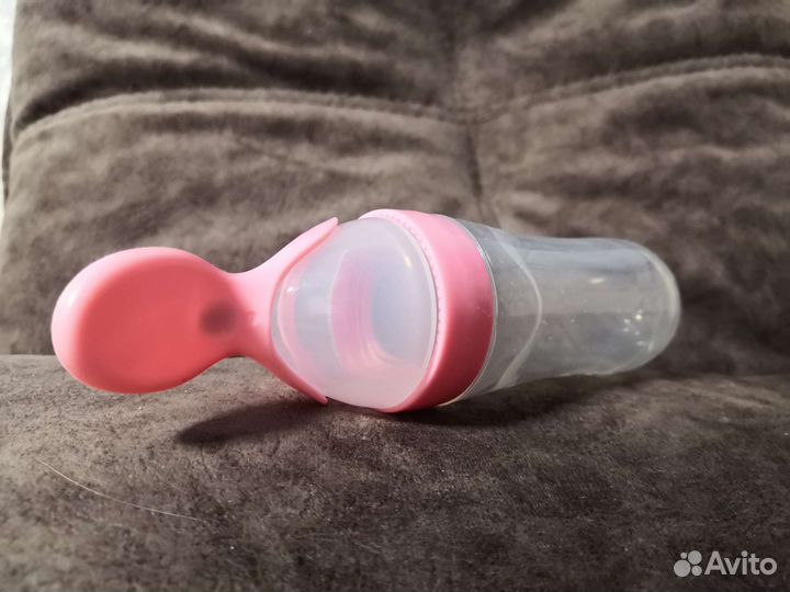 Силиконовая бутылочка с ложечкой