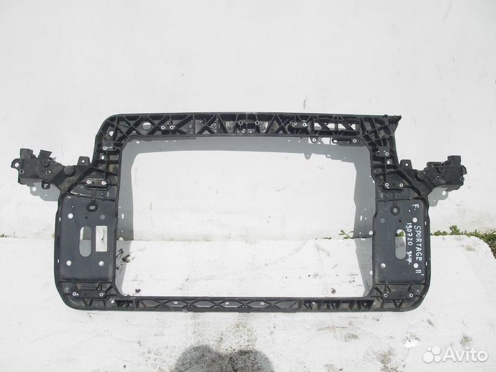 Суппорт радиатора Kia Sportage 2010