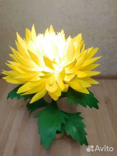 Подарок к праздникам: Светильник Хризантема