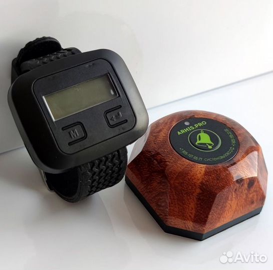 Кнопка вызова официанта Махагон и пейджер часы