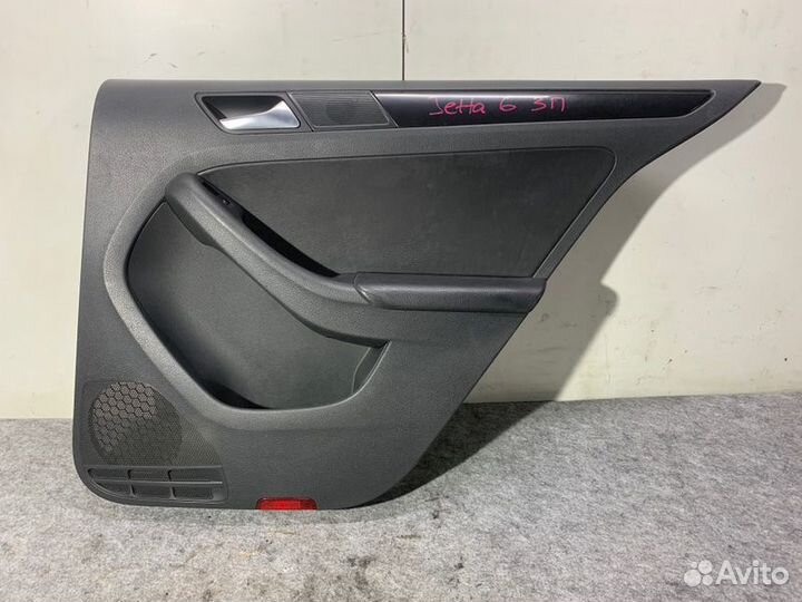 Обшивка двери задняя правая Volkswagen Jetta 162