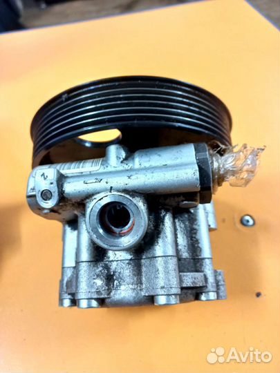 Насос гура Renault Daster 1.6