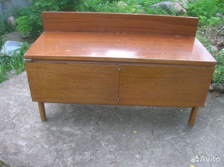 Комод, тумба на ножках. Польша, начала 70-х годов