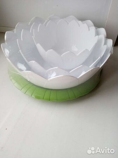 Набор салатников новый