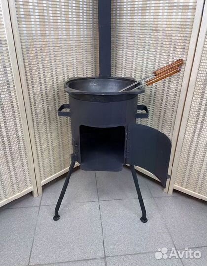 Казан чугунный с печкой