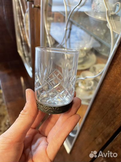 Рюмка с металлическим дном,рюмка на ножке