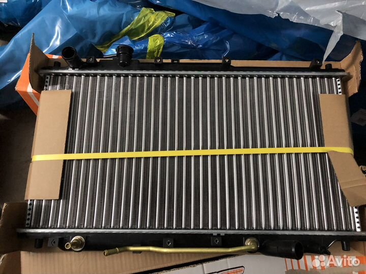 Радиатор охлаждения Kia spectra