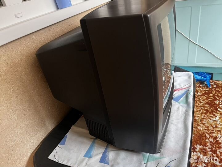 Телевизор hitachi c2048fs