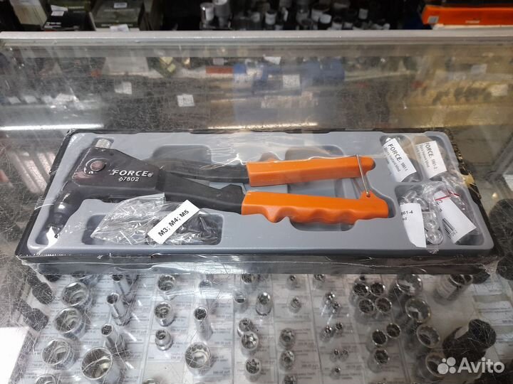 Заклепочник резьбовой 86 пр. Force 5861