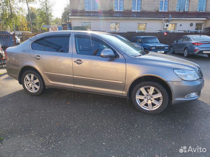 Skoda Octavia 1.6 AT, 2011, 198 500 км