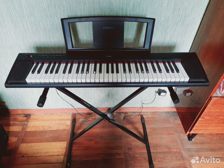Цифровое пианино Yamaha piaggero NP-11