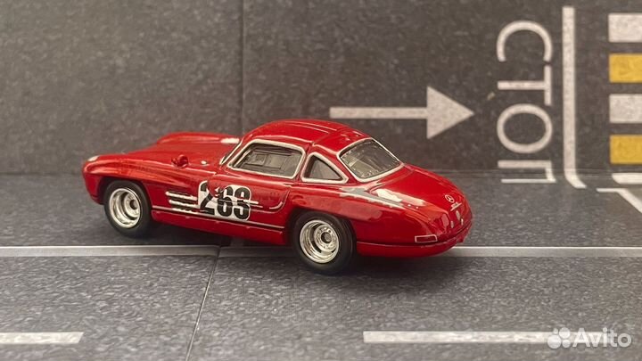 1:64 Mercedes HW
