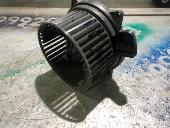 Моторчик печки Mercedes-Benz Ml W164