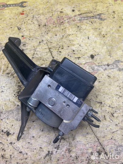 Блок abs Toyota Mark X X120 4GR-FSE 2008