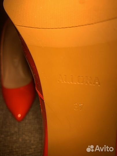 Туфли женские 37-38 р allora красные (лак)