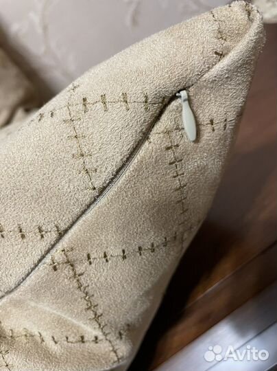 Подушки декоративные, две