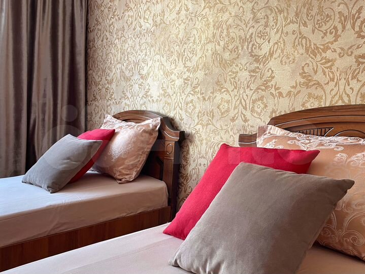 2-к. квартира, 55 м², 3/6 эт.