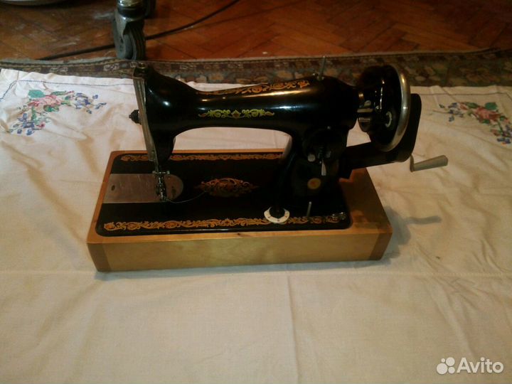 Швейная машинка Зингер