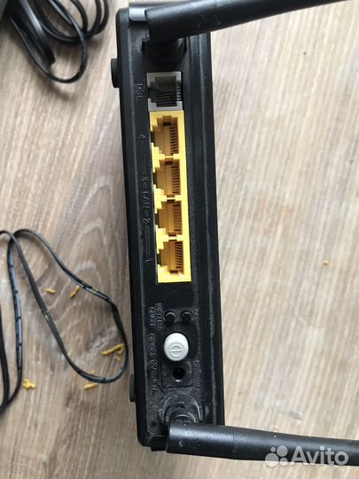 DSL модем WiFi роутер D-Link DSL-2740U