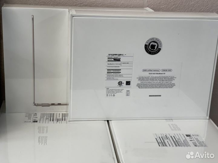 MacBook Air 13 M2 8CPU 8GPU 8/256GB Starlight