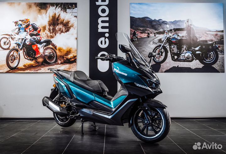 Скутер cyclone RT3S