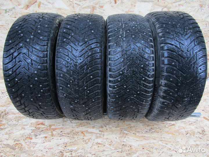 Nokian Tyres Hakkapeliitta 8 215/55 R17