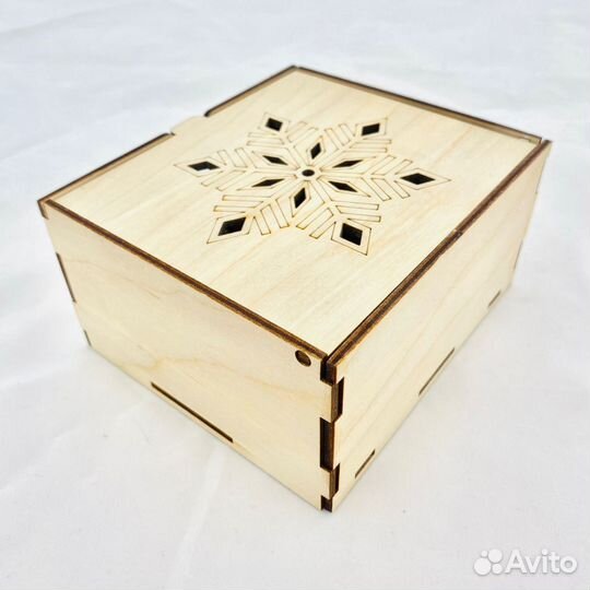 Шкатулки, копилки из дерева под заказ