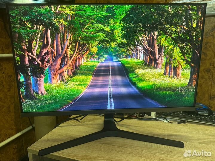 Безрамочный IPS монитор 27