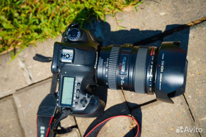 Зеркальный фотоаппарат Canon Mark 5D III