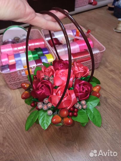 Букет из атласной ленты, тропиарий