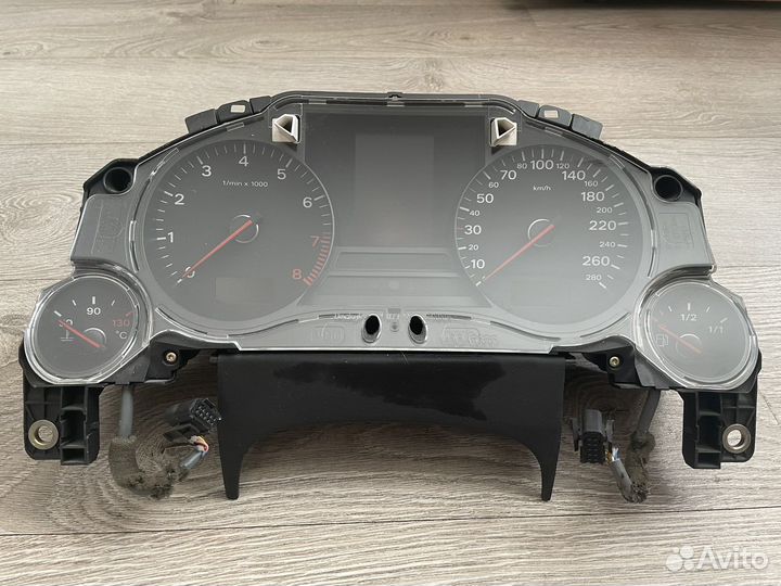 Приборная панель Audi A8 D3