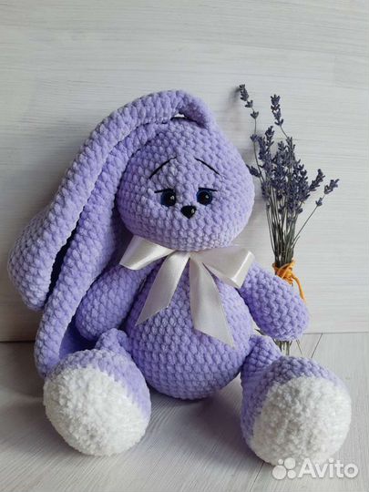 Вязаные игрушки ручной работы. Заяц