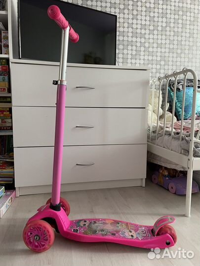 Самокат трехколесный