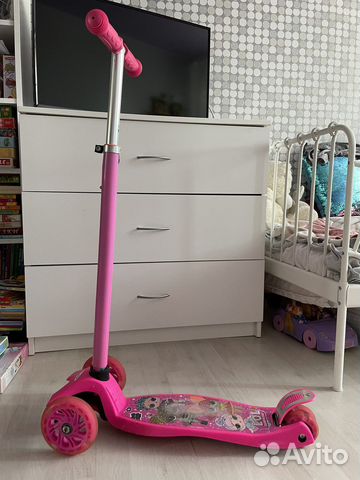 Самокат трехколесный