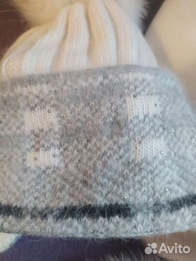 Шапка с натуральным помпоном женская