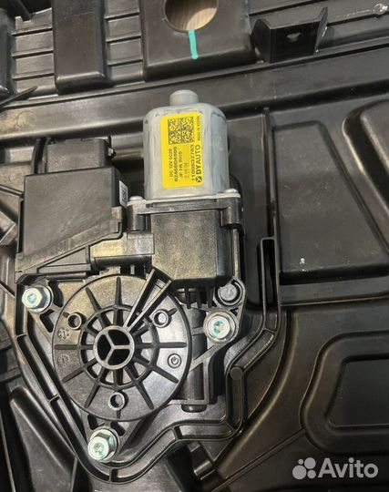 Стеклоподъемник правый Kia Optima 4