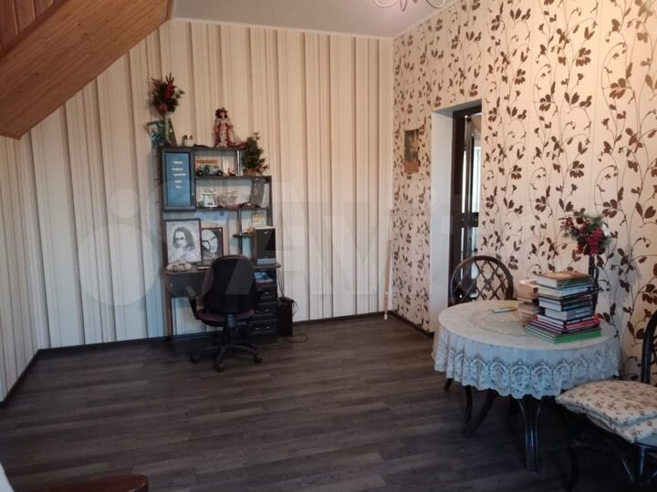 Коттедж 253 м² на участке 6 сот.