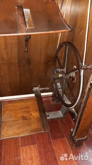 Продам старинную швейную машинку Кехлер