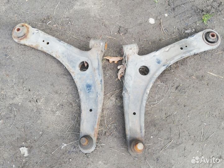 Рычаги передние на митсубиси аутлендер 3.0