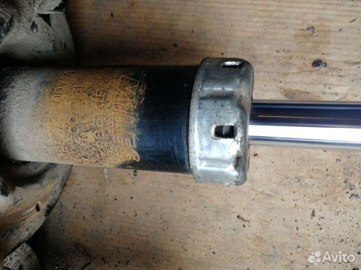 Амортизатор kia rio 3