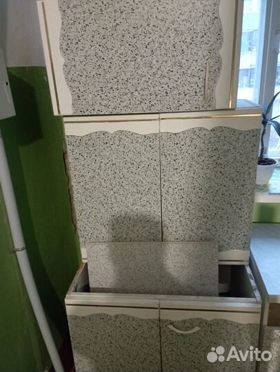 Кухонный гарнитур б/у с мойкой