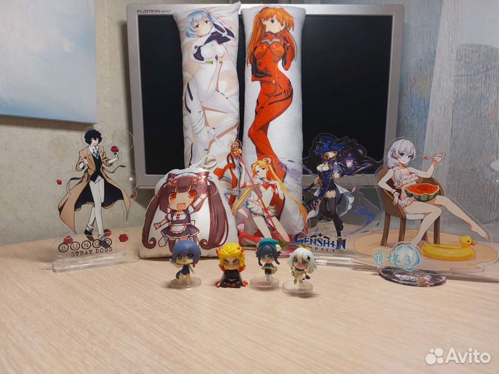 Фигурки и дакимакуры