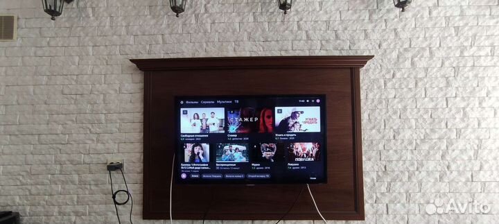 Панель деревянная под телевизор