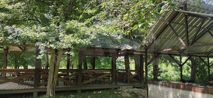 Дом 300 м² на участке 10 га