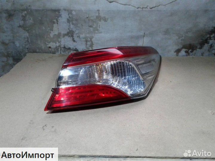 Фонарь задний правый в крыло Тойота Камри 70 2020