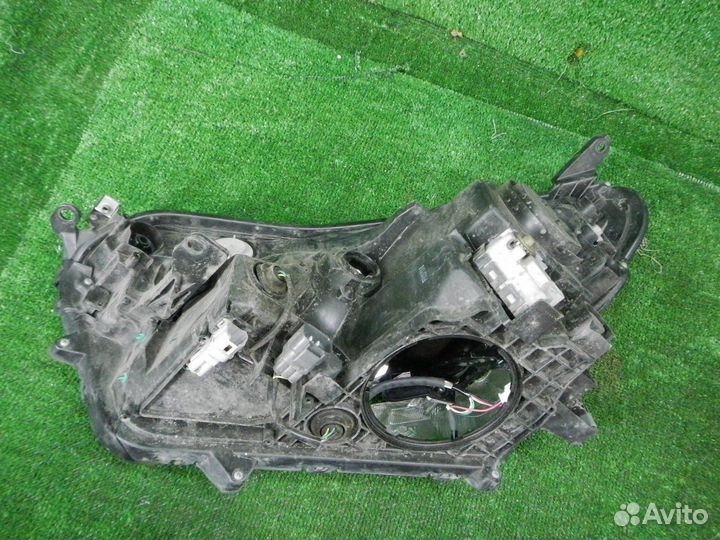 Фара правая Toyota RAV4