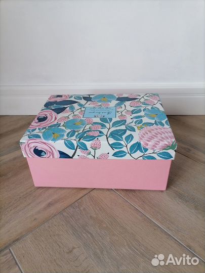 Подарочные коробки новые 5 шт